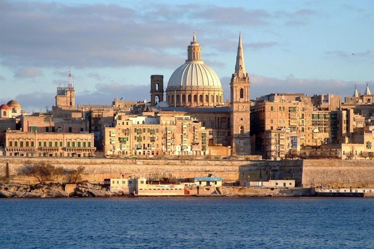 Modern Seaview Apartment In A Prime Location Sliema Eksteriør billede